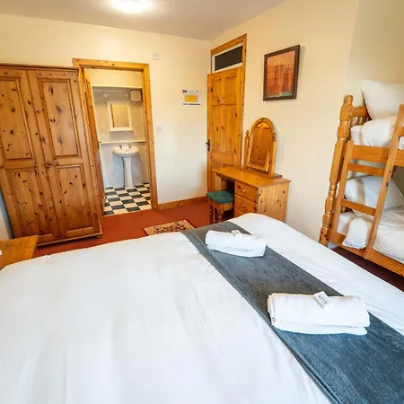 Aras Ghleann Cholm Cille 2*