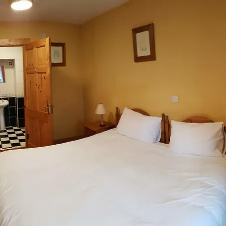 Aras Ghleann Cholm Cille Glencolumbkille