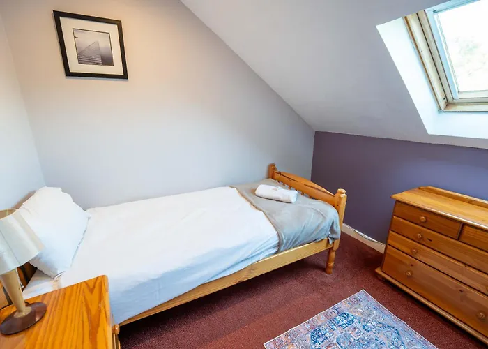 阿拉斯格里恩克尔姆希尔酒店 2*