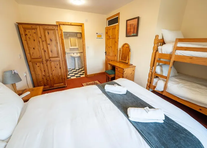 阿拉斯格里恩克尔姆希尔酒店 2*